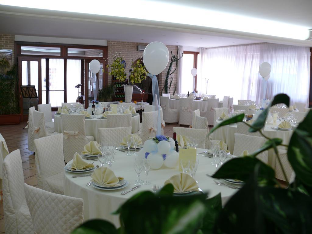 Due Torri Hotel San Severino Marche Exterior foto