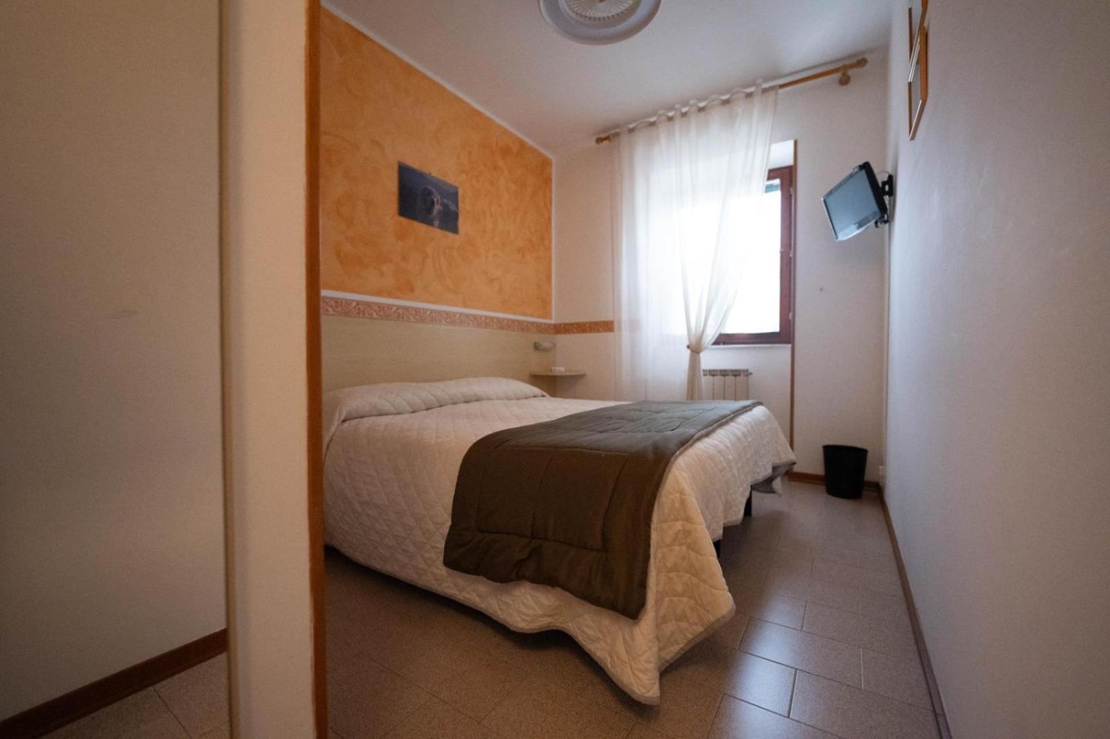 Due Torri Hotel San Severino Marche Exterior foto