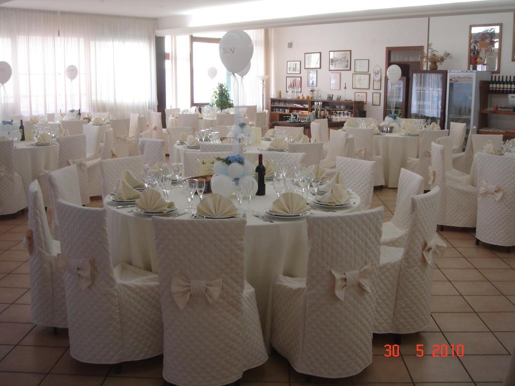 Due Torri Hotel San Severino Marche Exterior foto