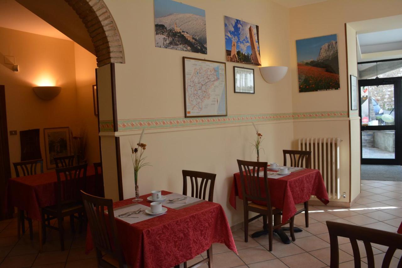 Due Torri Hotel San Severino Marche Exterior foto