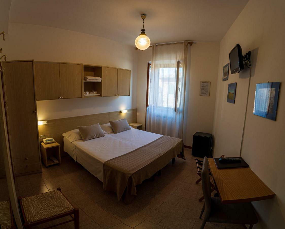 Due Torri Hotel San Severino Marche Exterior foto