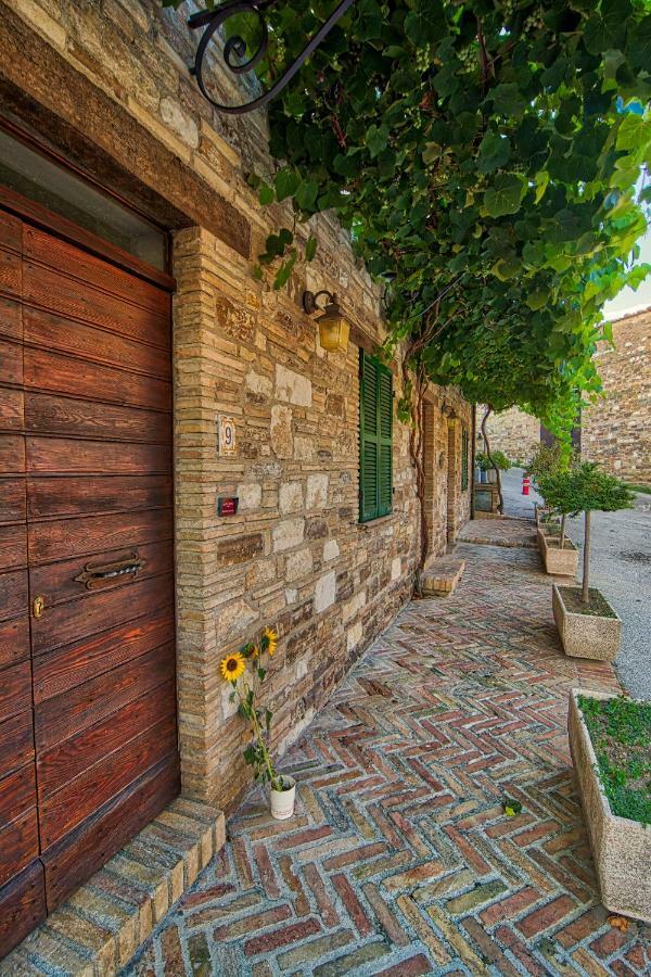 Due Torri Hotel San Severino Marche Exterior foto