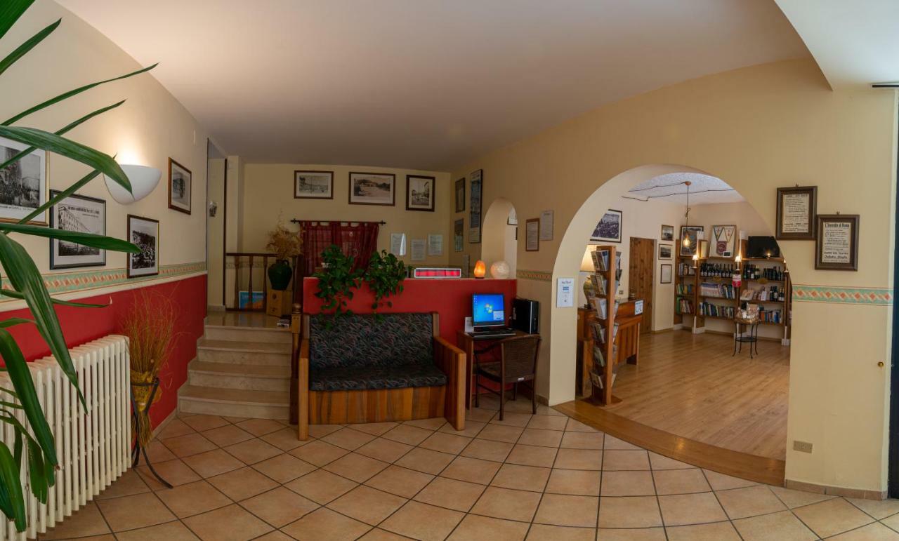 Due Torri Hotel San Severino Marche Exterior foto