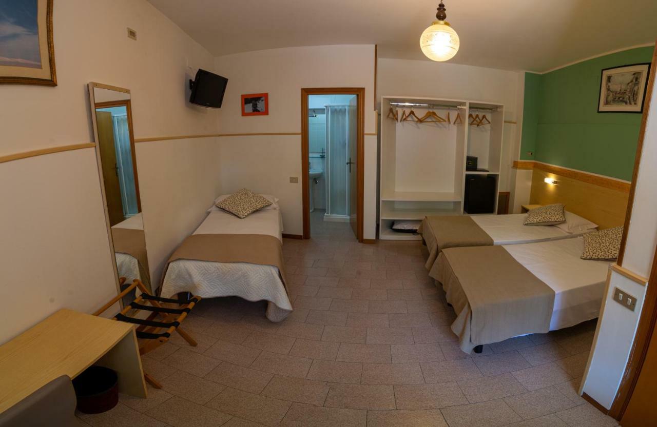 Due Torri Hotel San Severino Marche Exterior foto