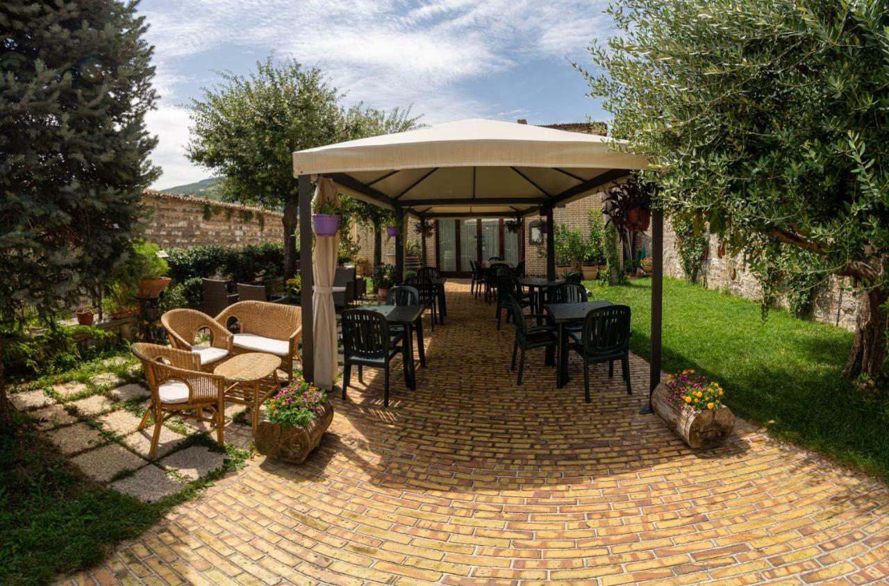 Due Torri Hotel San Severino Marche Exterior foto